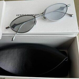 Gentle Monster Oval Silver Frame Glasses – Minimal Style, Like New